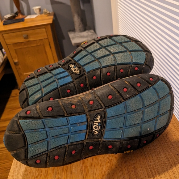 Keen Mion Pen Shell Clog - Picture 4 of 4